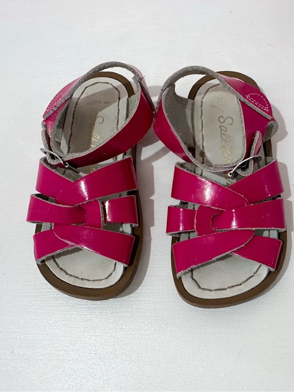 Salt water magenta sandals very good condition size 6